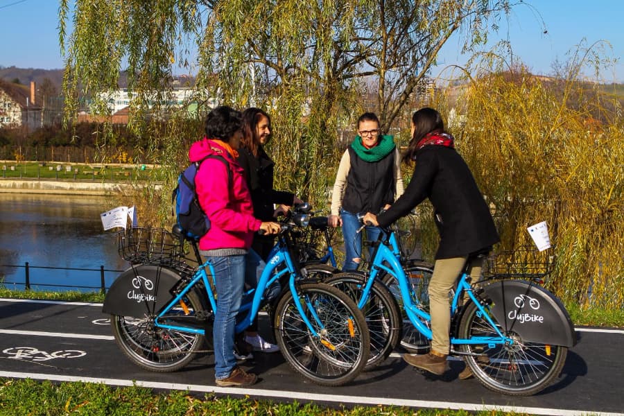 Romanian city introduces cycling, public transport lane