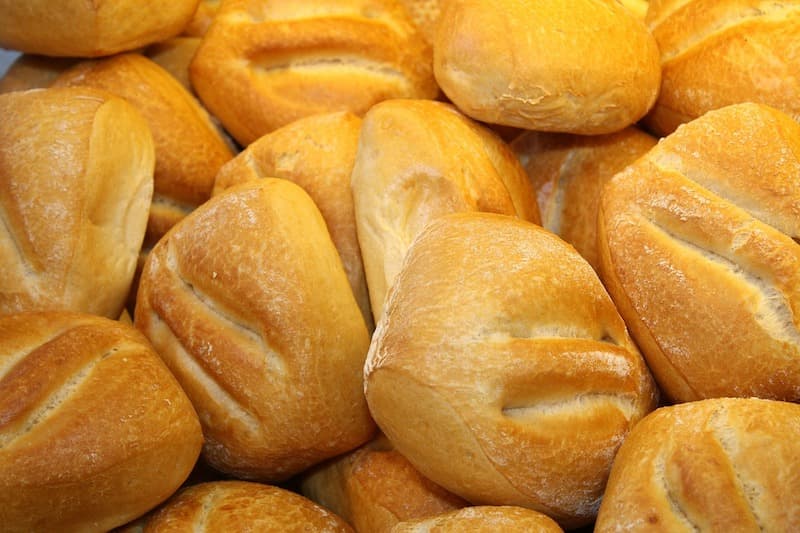 Startup founder of Romanian origin wants to bring crumb-free bread to space missions
