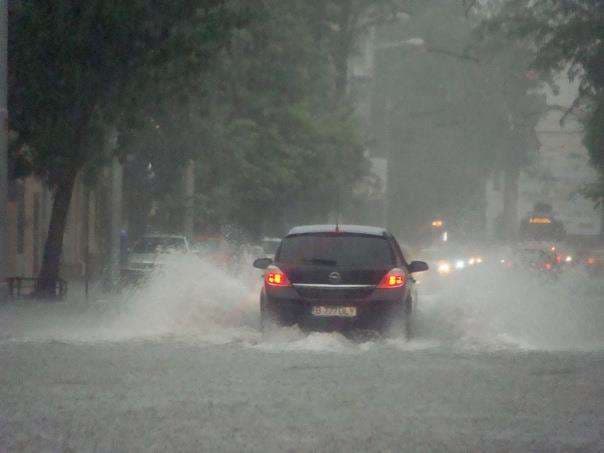 Heavy rain floods streets, railway station, affects subway traffic in Bucharest