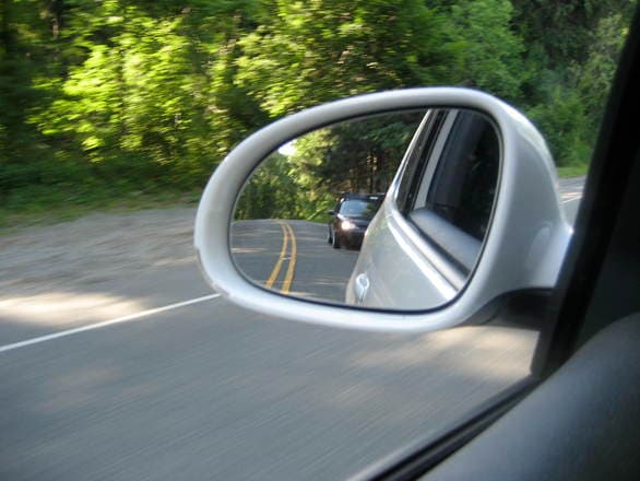 Study: Almost three quarters of Romanians listen to music when driving
