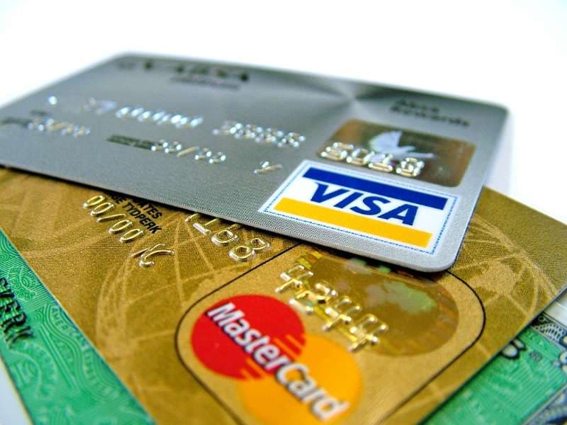 Investigation shows inter-banking card transaction fees in Romania, among highest in Europe, profitable card issuing activity