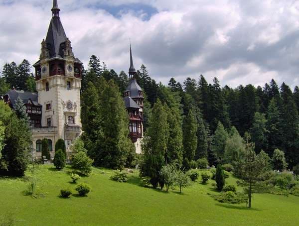 Canadian magazine lists Romanian castles among world's most beautiful