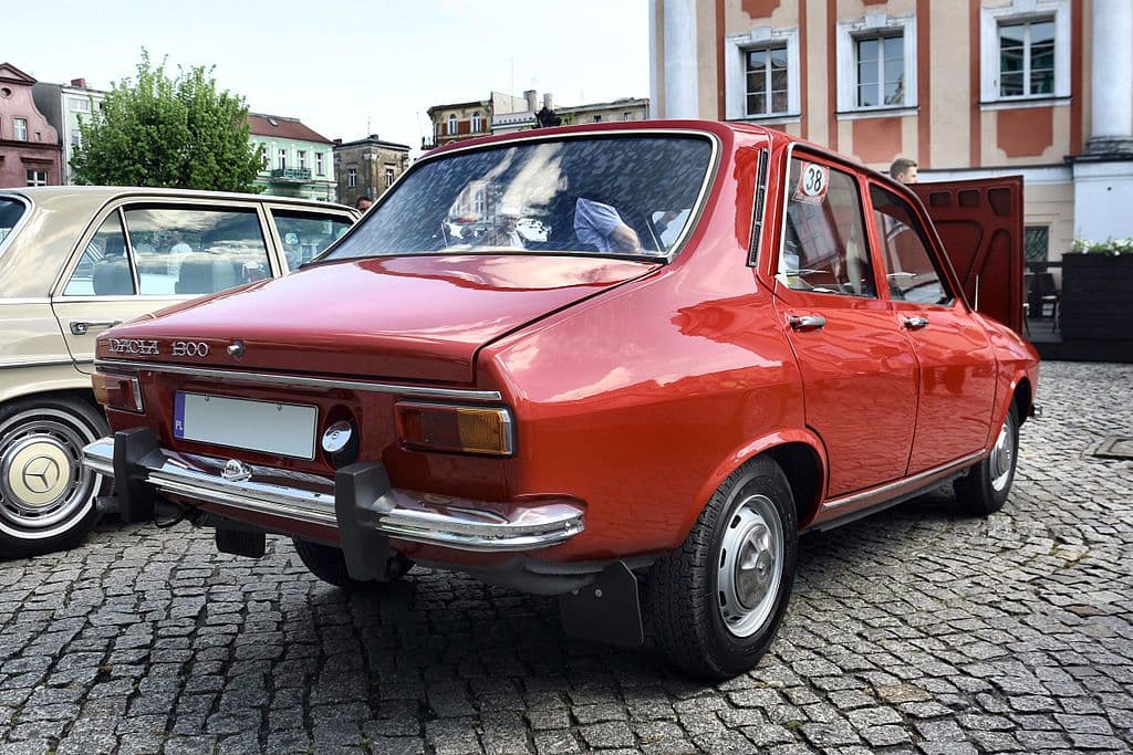 First Dacia vintage car museum opens in northwestern Romania
