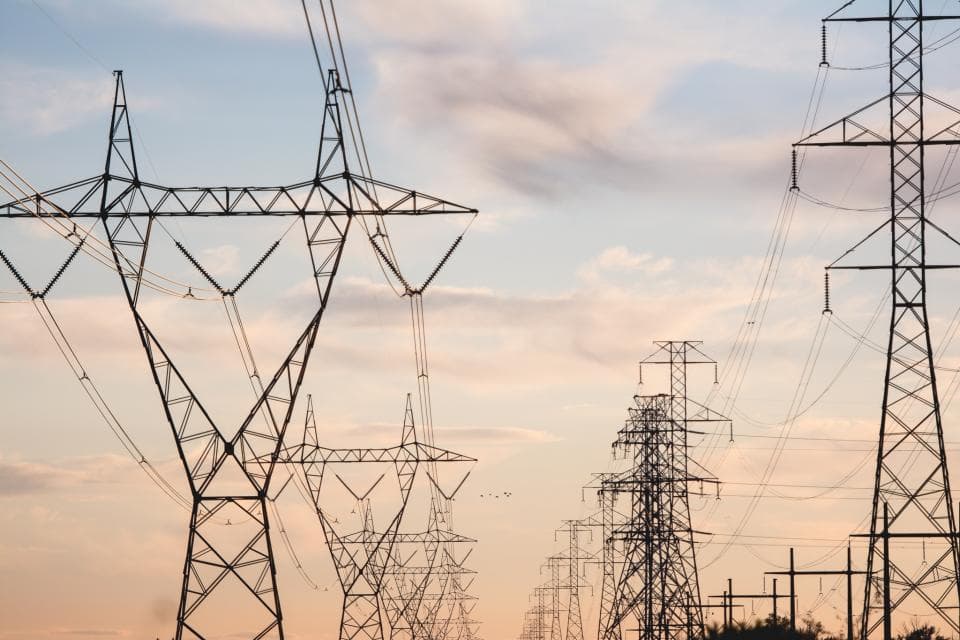 Electricity transport network malfunction causes Bucharest power outage