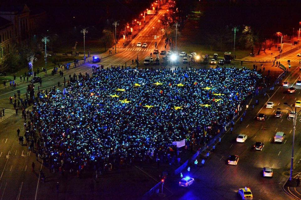 Bucharest and Cluj protesters create live EU flag in the 27th day of protests