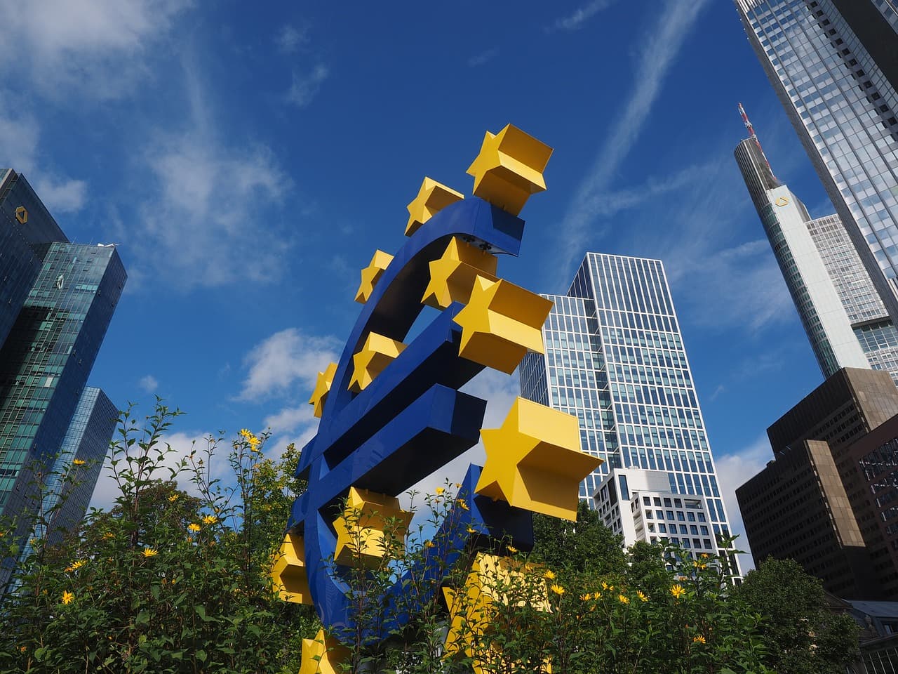 Media: European Central Bank reviewing Romania’s tax on financial assets