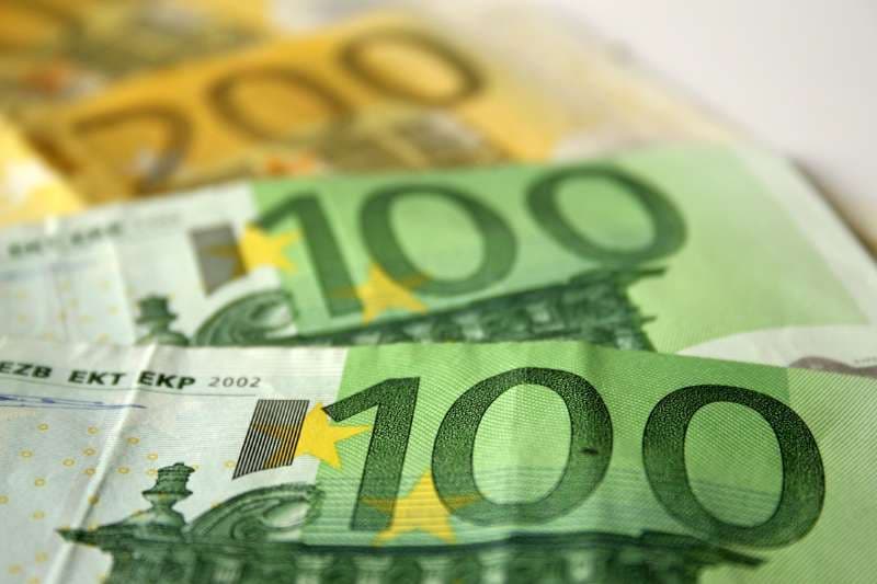 Romanian woman leaves over EUR 100,000 to the Health Insurance House in her will