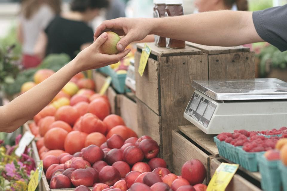 MPs adopt bill for the national day of Romanian agri-food products