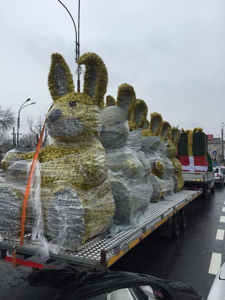 Update: Bucharest District 6 authorities spend EUR 15,500 on renting six Easter bunnies