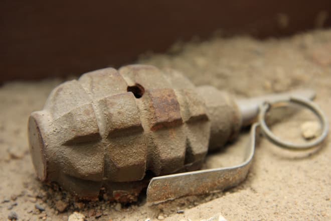 Two Romanians find 21 unexploded grenades during agricultural work