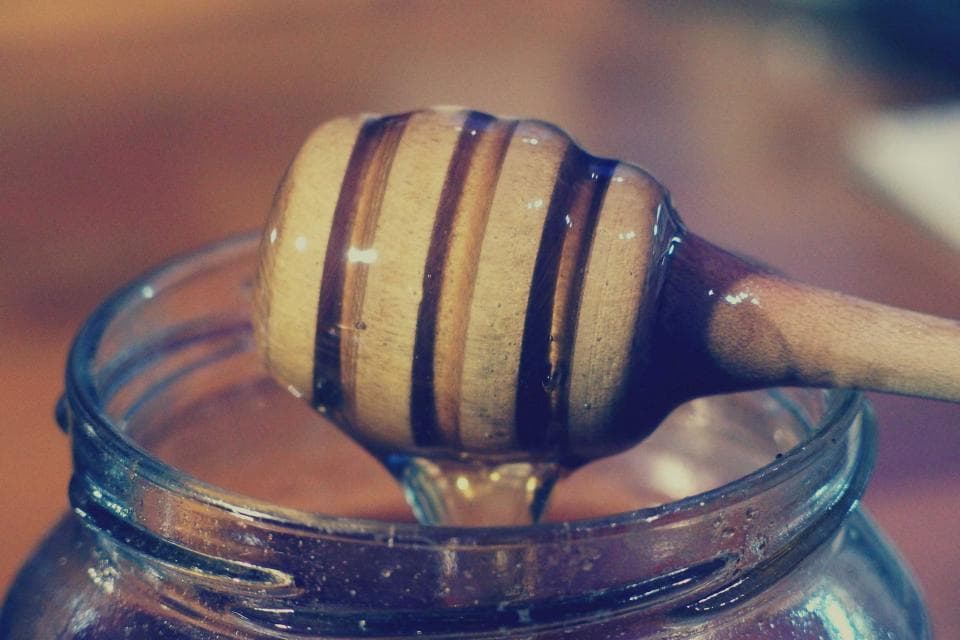 Over 1.5 mln Romanian kids to get honey jars monthly