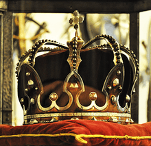 How popular is the monarchy restoration idea in Romania?