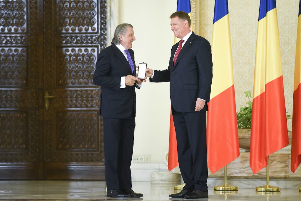 President decorates Romanian tennis legend on his birthday
