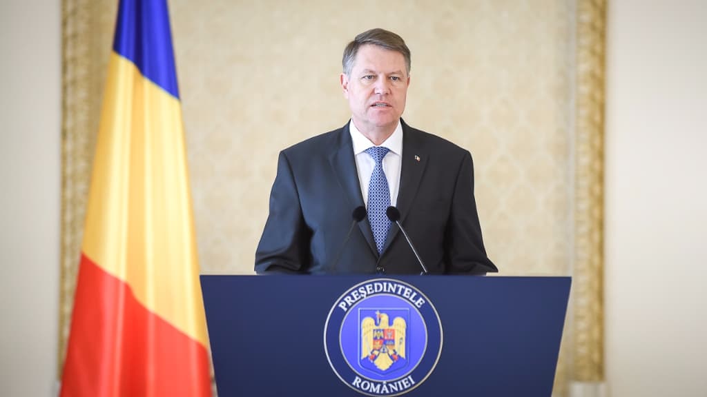 Romanian President urges governing coalition to solve its political crisis
