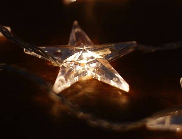 Eastern Romania city starts setting up Christmas lights