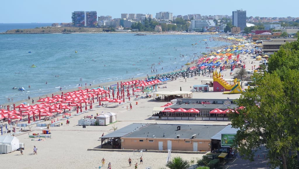 Romanian seaside city to levy fines for beach littering