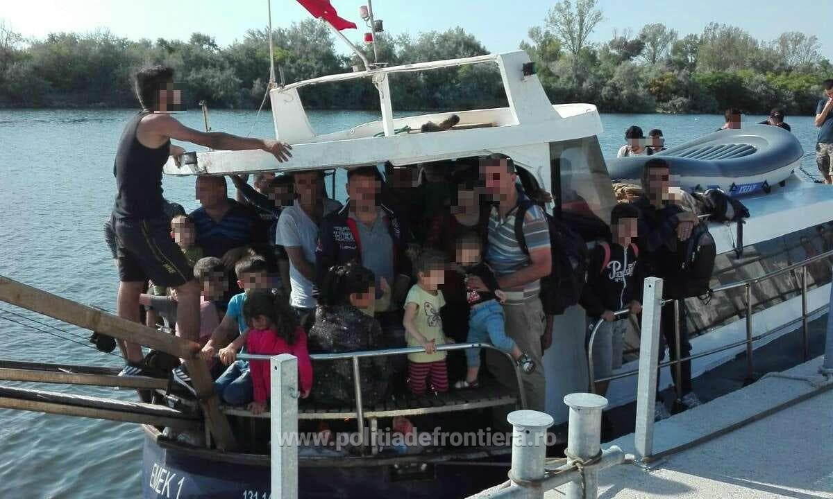 Bulgarian, Cypriot arrested in Romania in migrant smuggling case