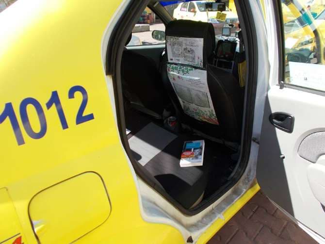 Taxi company and publishing house launch Mobile Library project in Bucharest