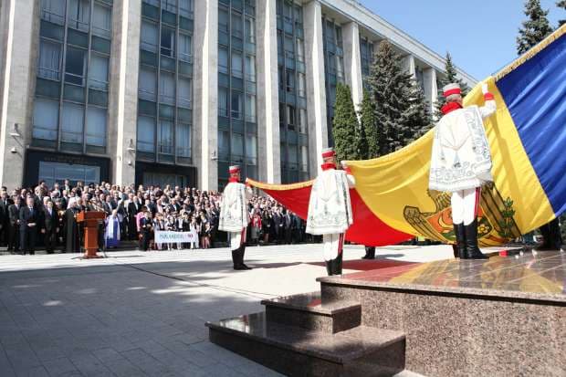 Moldovans rule Romanian as their official language