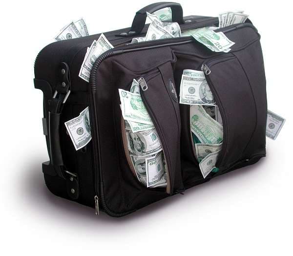 Romanian woman forgets bag with EUR 16,000 in restaurant