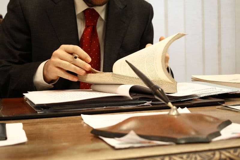 Civil servants in Romania indicted for corruption could avoid suspension
