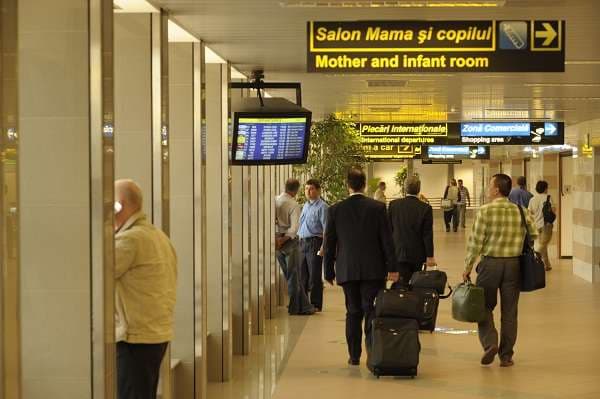 Survey: 8 out of 10 Romanians encounter problems when traveling to the EU