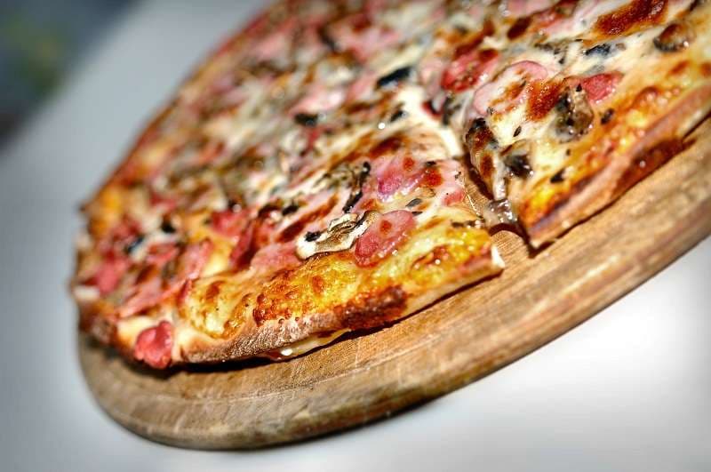 Online & mobile food deliveries expect boost after VAT cut on Romania’s EUR 3 mln market