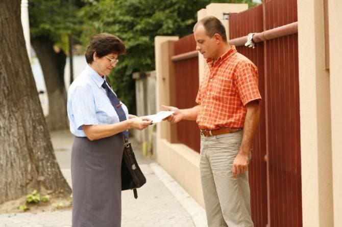 Romanians spend EUR 20 on postal services in one year