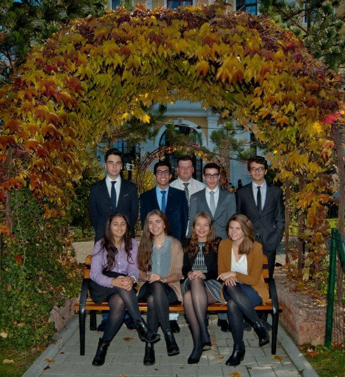 (P) British School of Bucharest – Scholarships for the 2017-2018 Academic Year