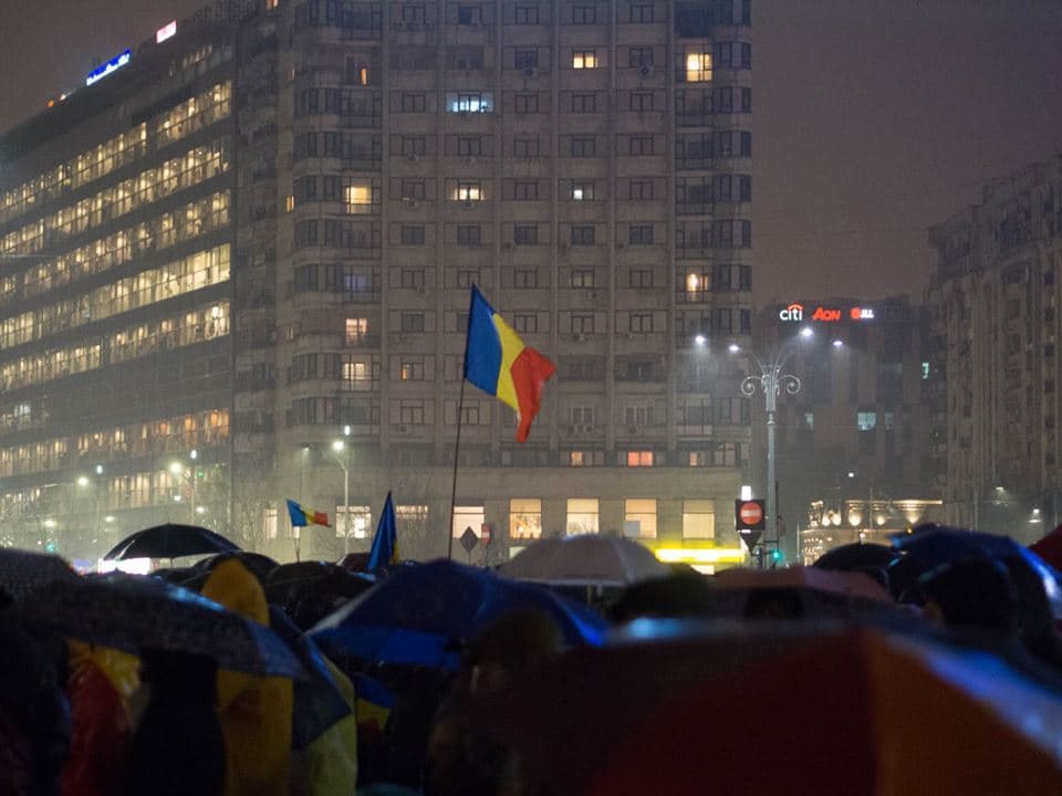 Bad weather doesn’t stop anti-Government protests in Romania