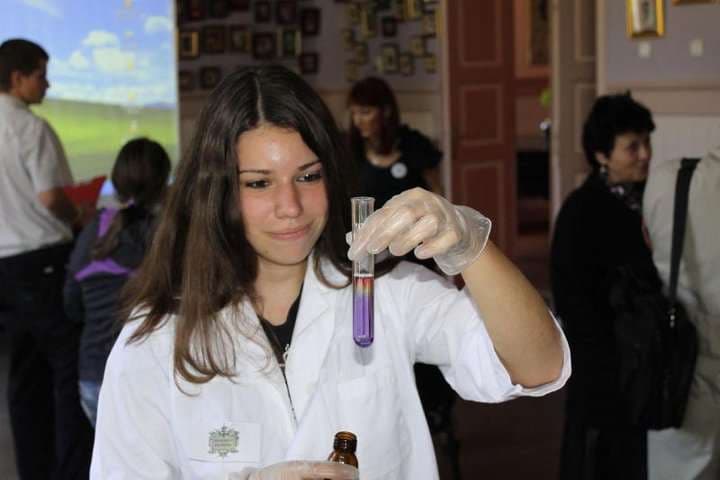 The Romanian Govt. plans to keep brilliant students in the country with EUR 3,500 grants