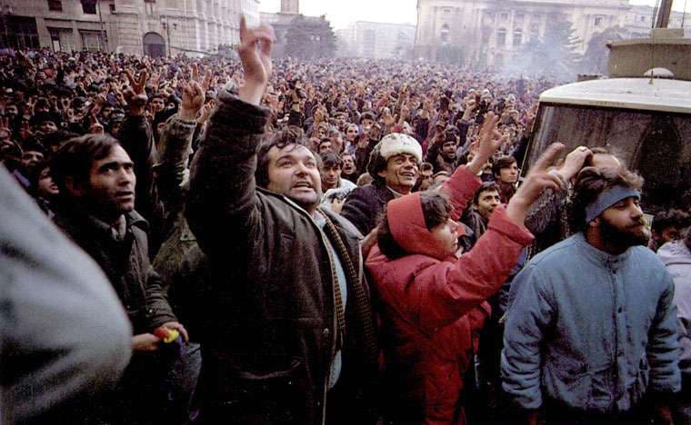 Bloody repression, down-with-the-dictator slogans & unknown terrorists: How the Romanian Revolution unfolded 26 years ago
