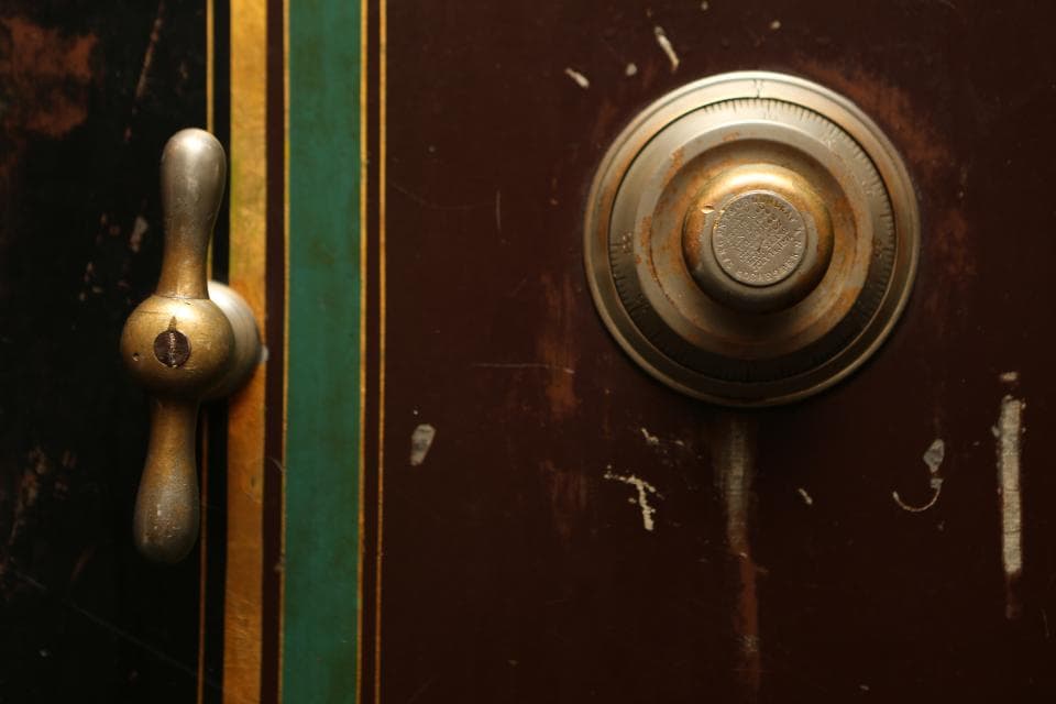 Thieves steal 100-kg safe from City Hall in eastern Romania