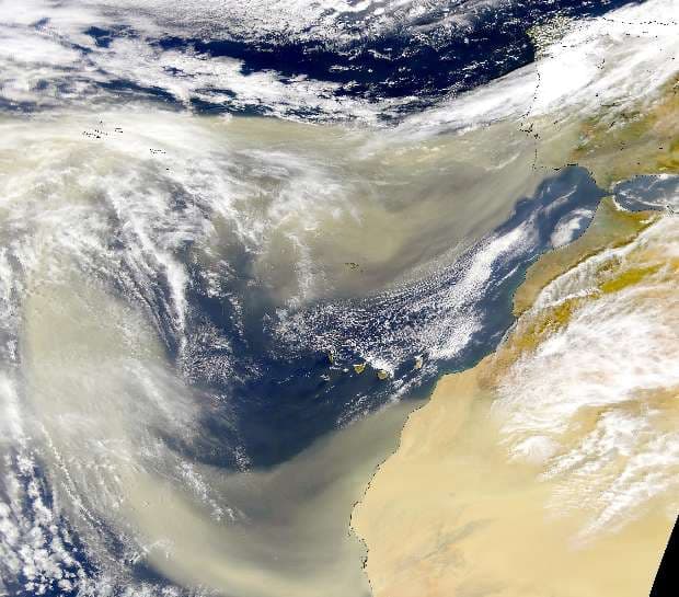 Saharan dust cloud moves over Romania this weekend, but slim effects visible, specialists say