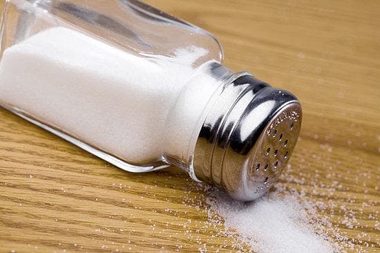 Superstitions in Romania: what happens if you spill salt or if you open an umbrella inside the house?