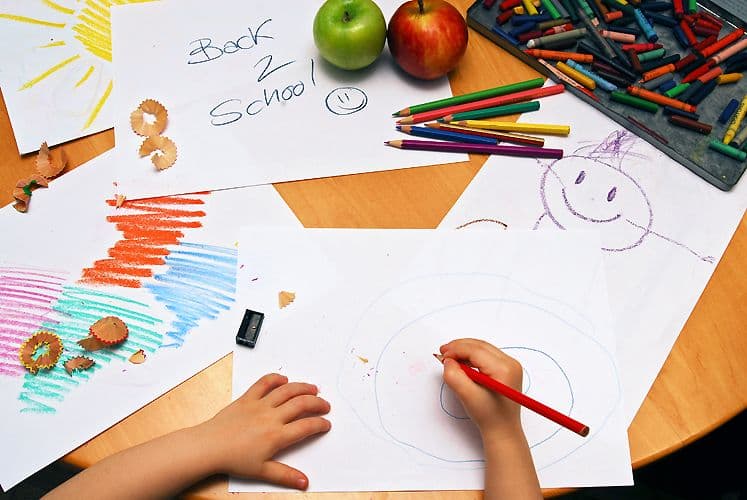 Compulsory education period extended from 11 to 15 years in Romania