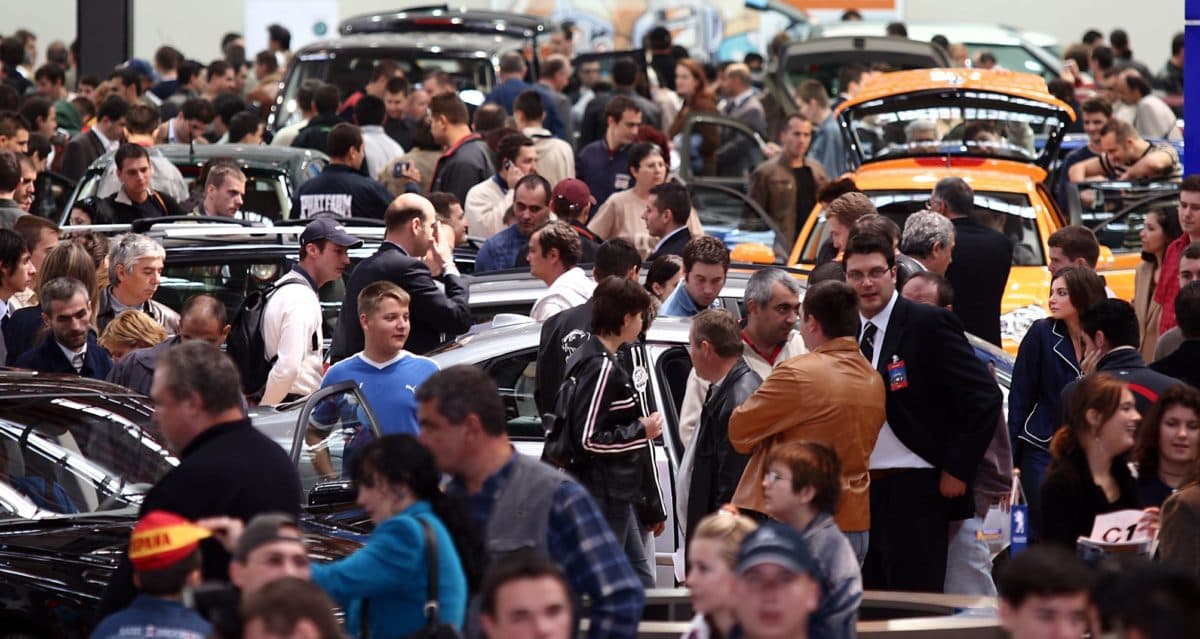 Weekend calendar: Bucharest Motor Show, Earth Hour, movie openings