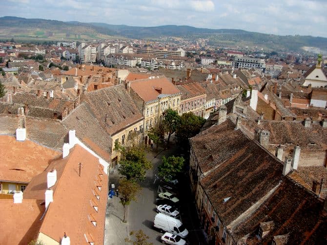 The Mirror presents Romania’s Transylvania and its “medieval towns straight from a fairytale” in tourism article
