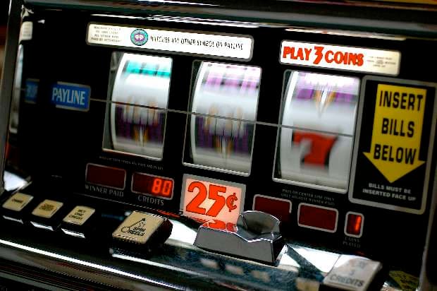 Young Romanian farmer steals EU money to play slot machines