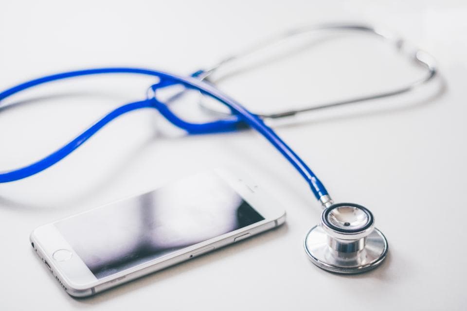 Study: 7 in 10 urban Romanians use technology for health-related activities