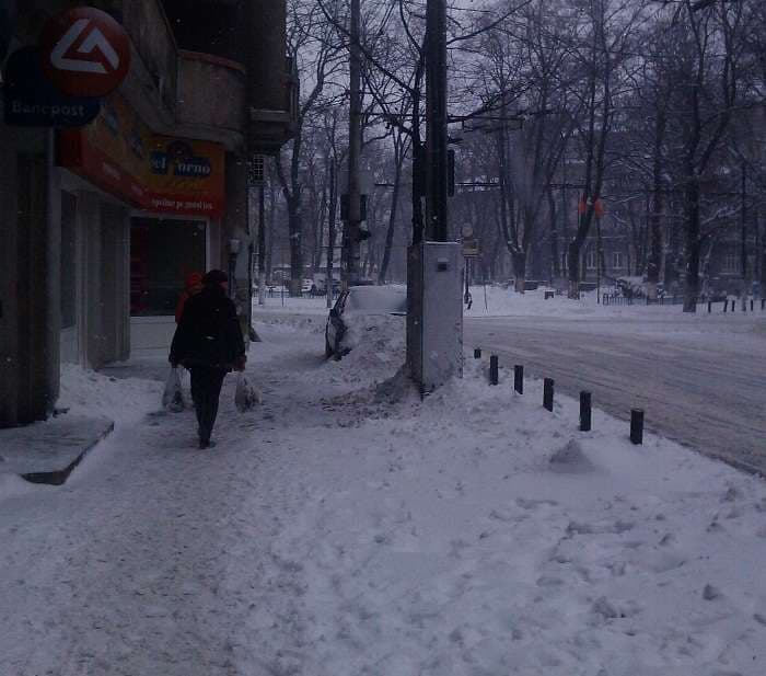 Bucharest mayor: Shovel the snow on sidewalks or get fined!