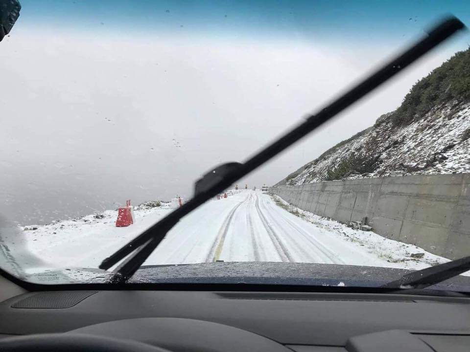 First weekend of October brings snow to Romania’s mountains