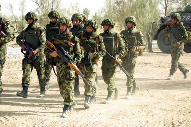 Romanian Army hires over 2,000 soldiers