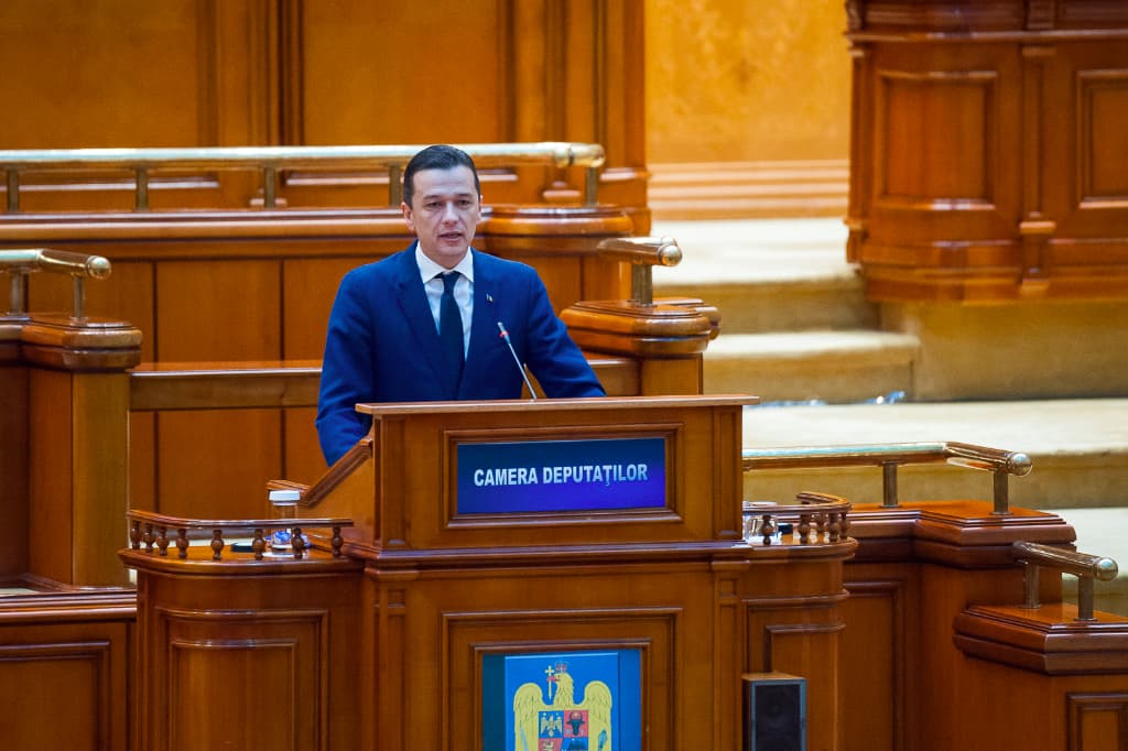 Romanian Government falls after Parliament passes no-confidence motion