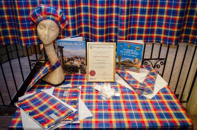 Scottish designer creates tartan inspired by Romanian flag