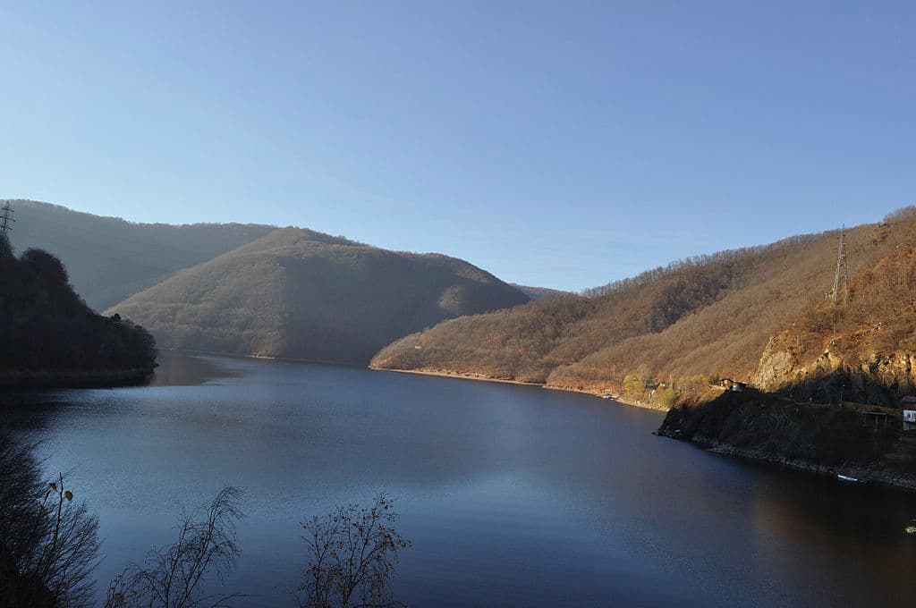 Young people electrocuted during pedal boat ride on Romania’s Tarnita Lake