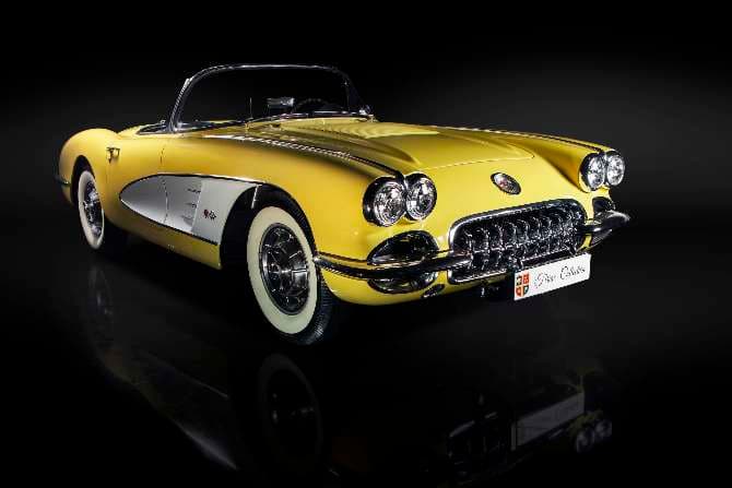Classic American cars take to the streets of Bucharest on US Independence Day