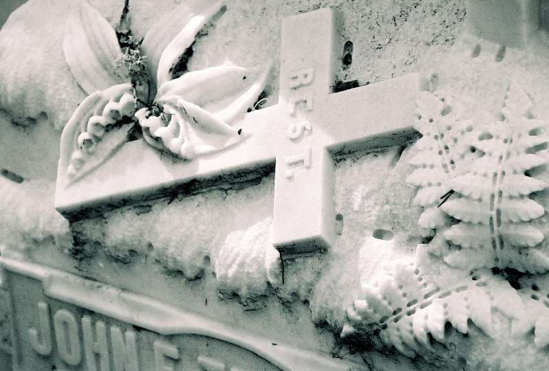 Romanian archeologists uncover Romeo & Juliet: medieval couple buried together with hands clasped