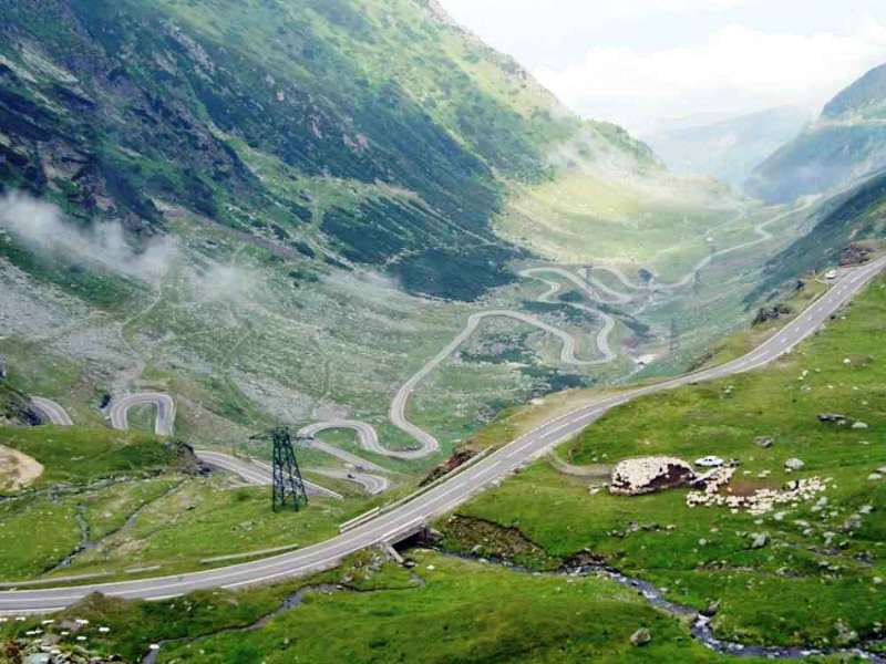 Romania’s high-altitude road Transfagarasan reopens earlier this year