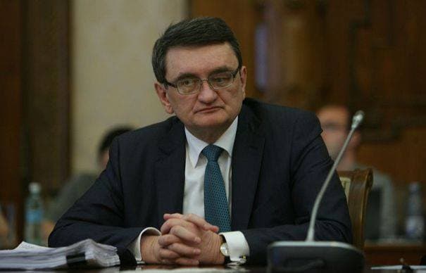 Over 130,000 Romanians sign petition asking Ombudsman’s resignation, protests on Wednesday